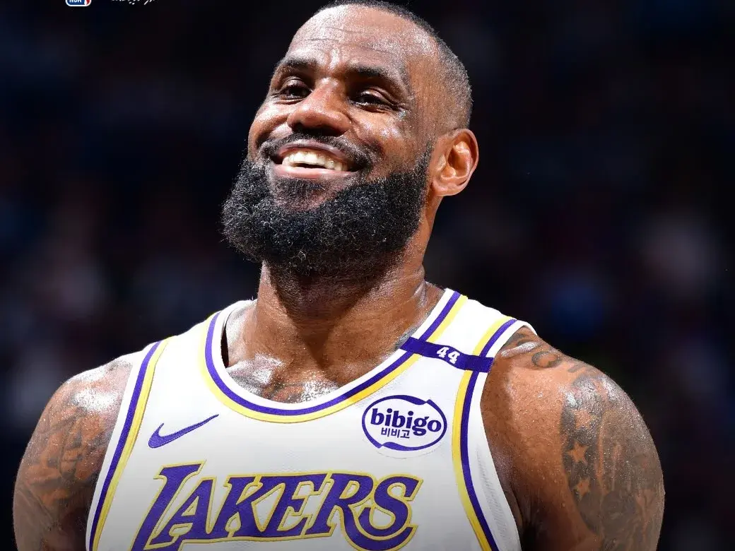 菲尼克斯太, 万分的人, 前NBA球