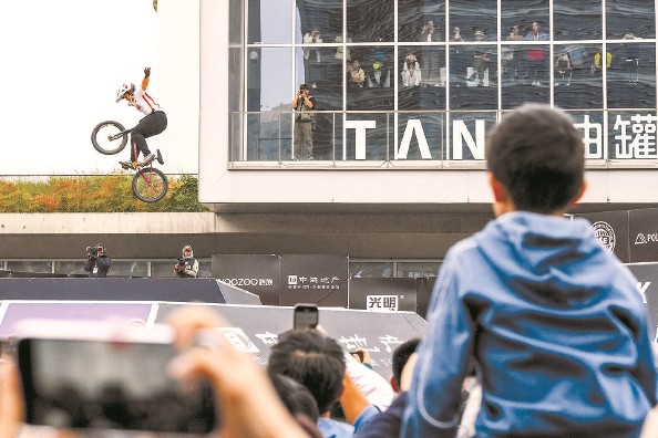 MXGP越, 本版图片, 体育不再是